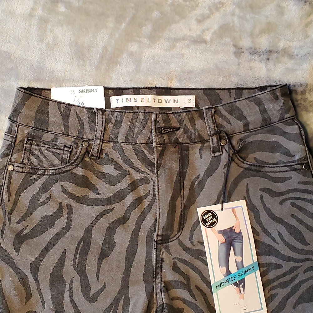 ♡♡♡♡♡  NWT zebra striped jeans - Picture 9 of 13